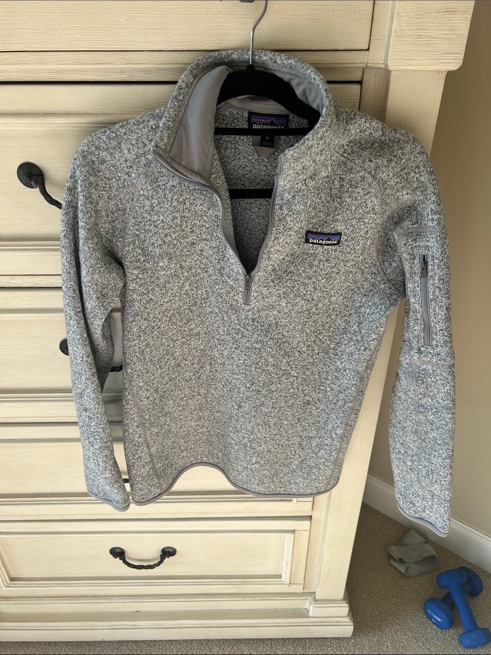 Woman’s Patagonia 1/4 zip